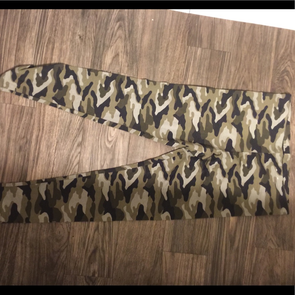 Flirtitude camo long leggings